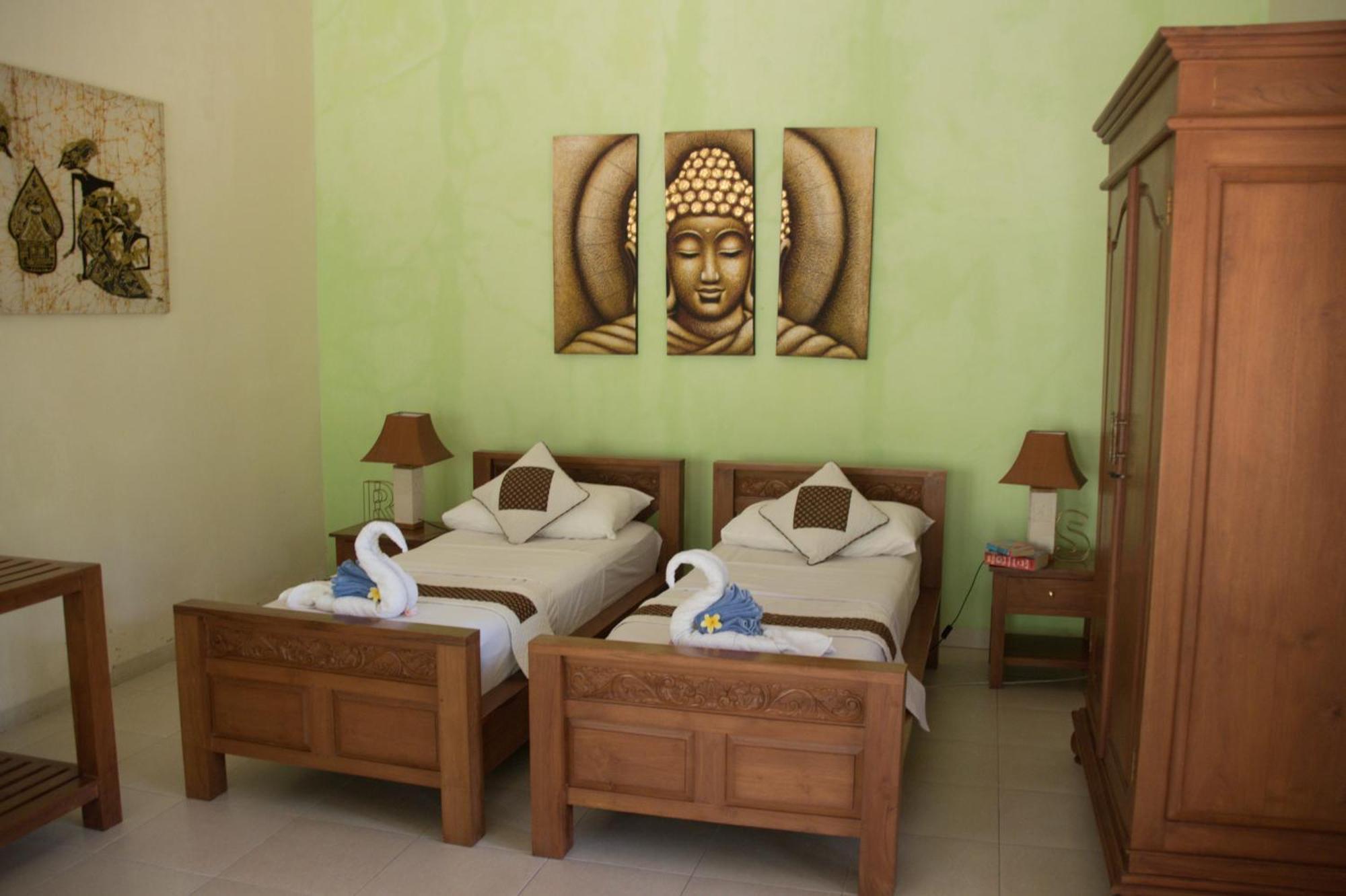 Guesthouse Rumah Senang Kalibaru Екстер'єр фото