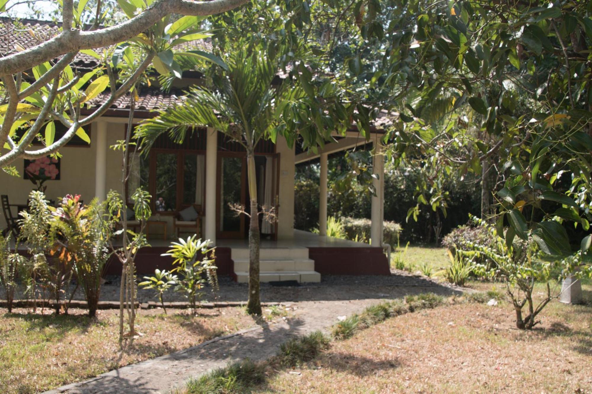 Guesthouse Rumah Senang Kalibaru Екстер'єр фото