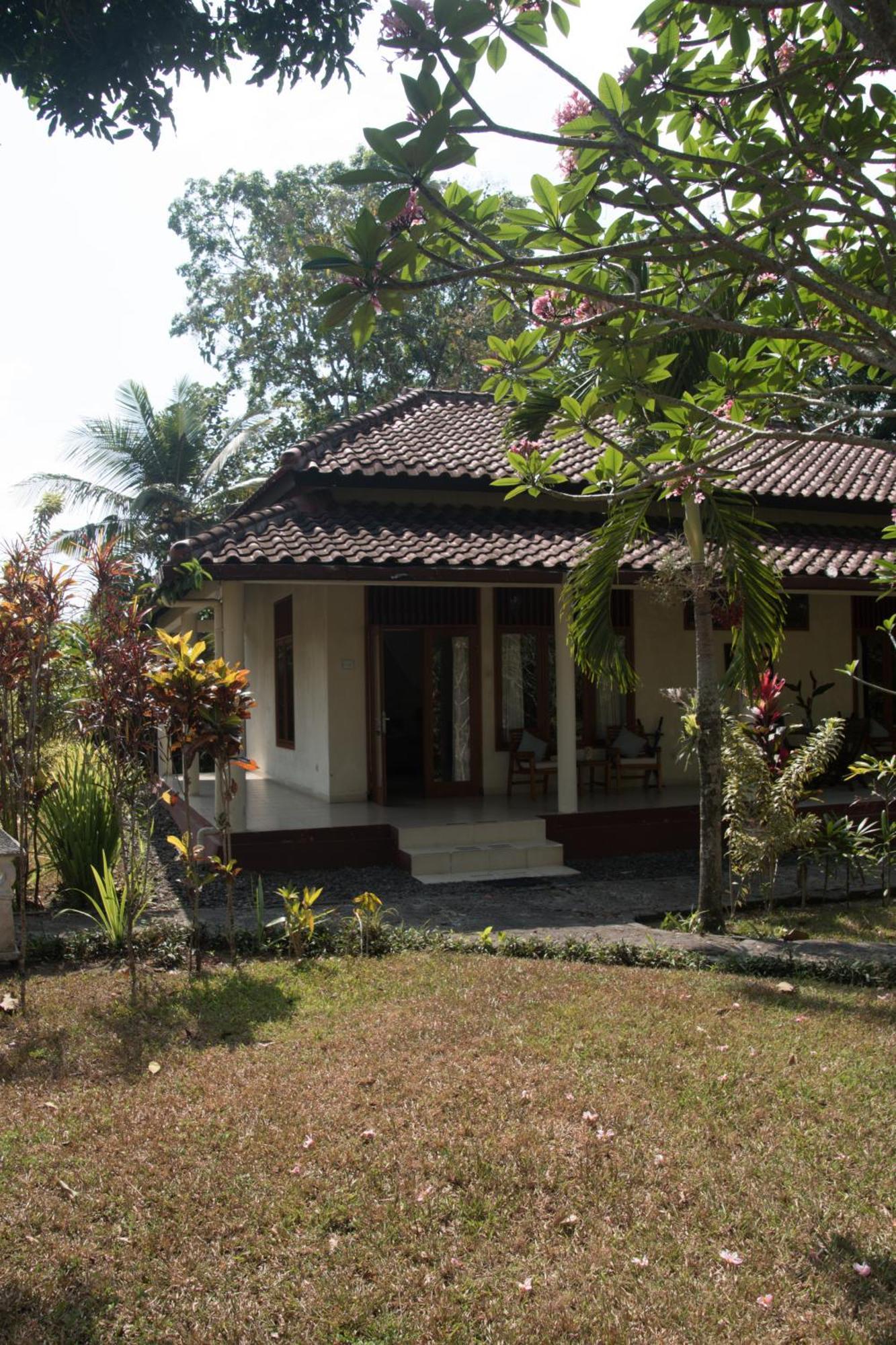 Guesthouse Rumah Senang Kalibaru Екстер'єр фото