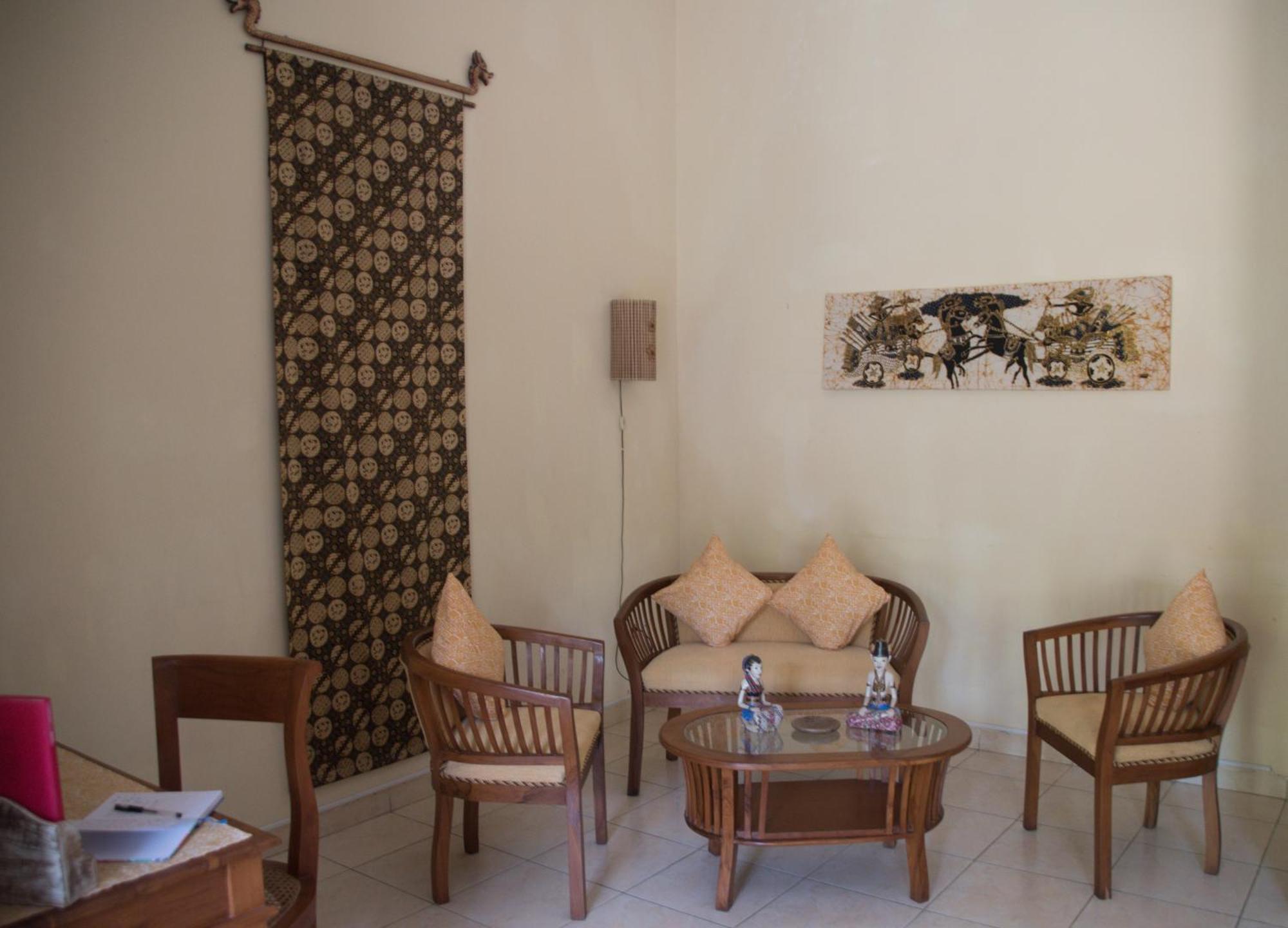Guesthouse Rumah Senang Kalibaru Екстер'єр фото