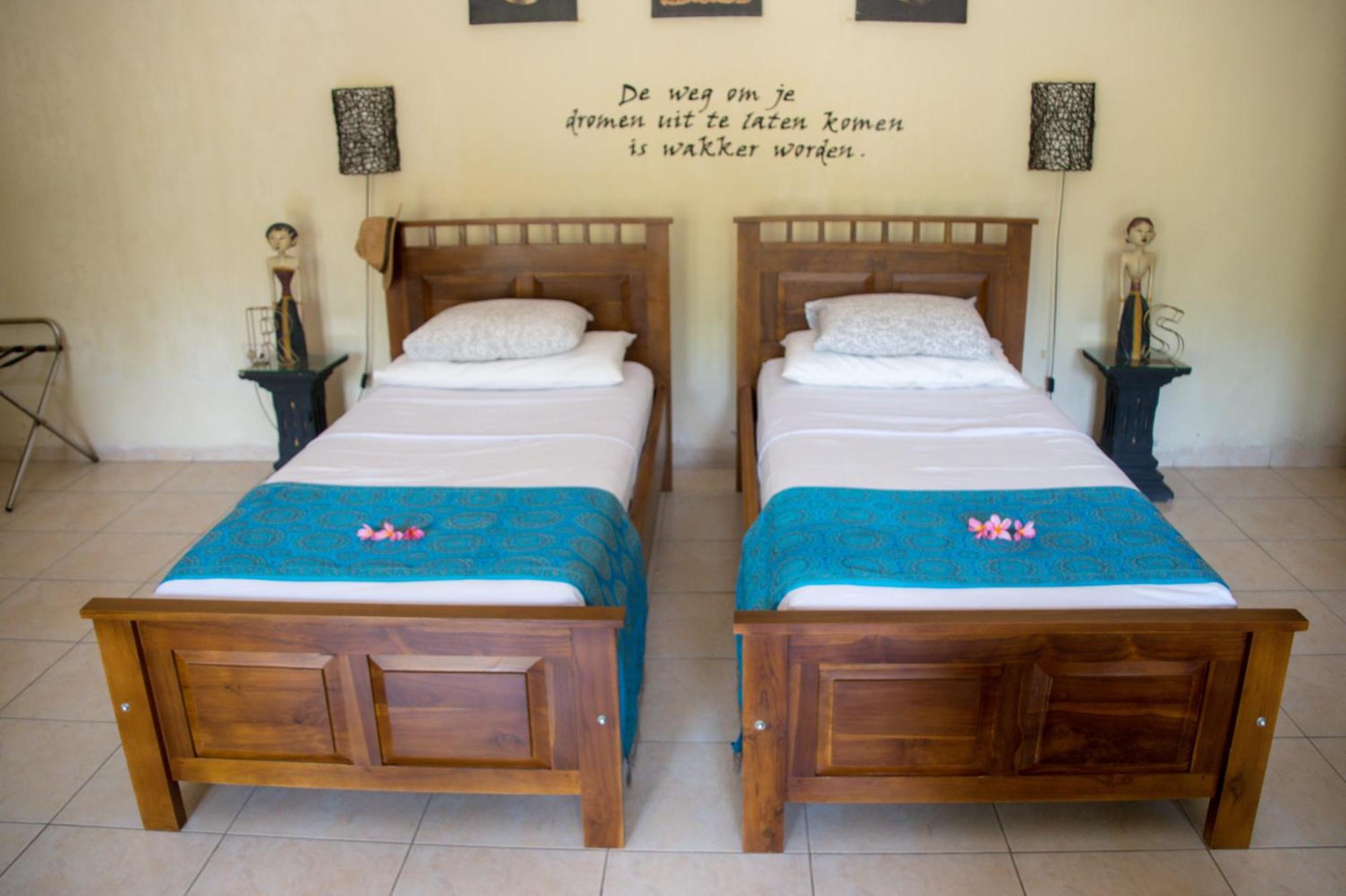 Guesthouse Rumah Senang Kalibaru Екстер'єр фото