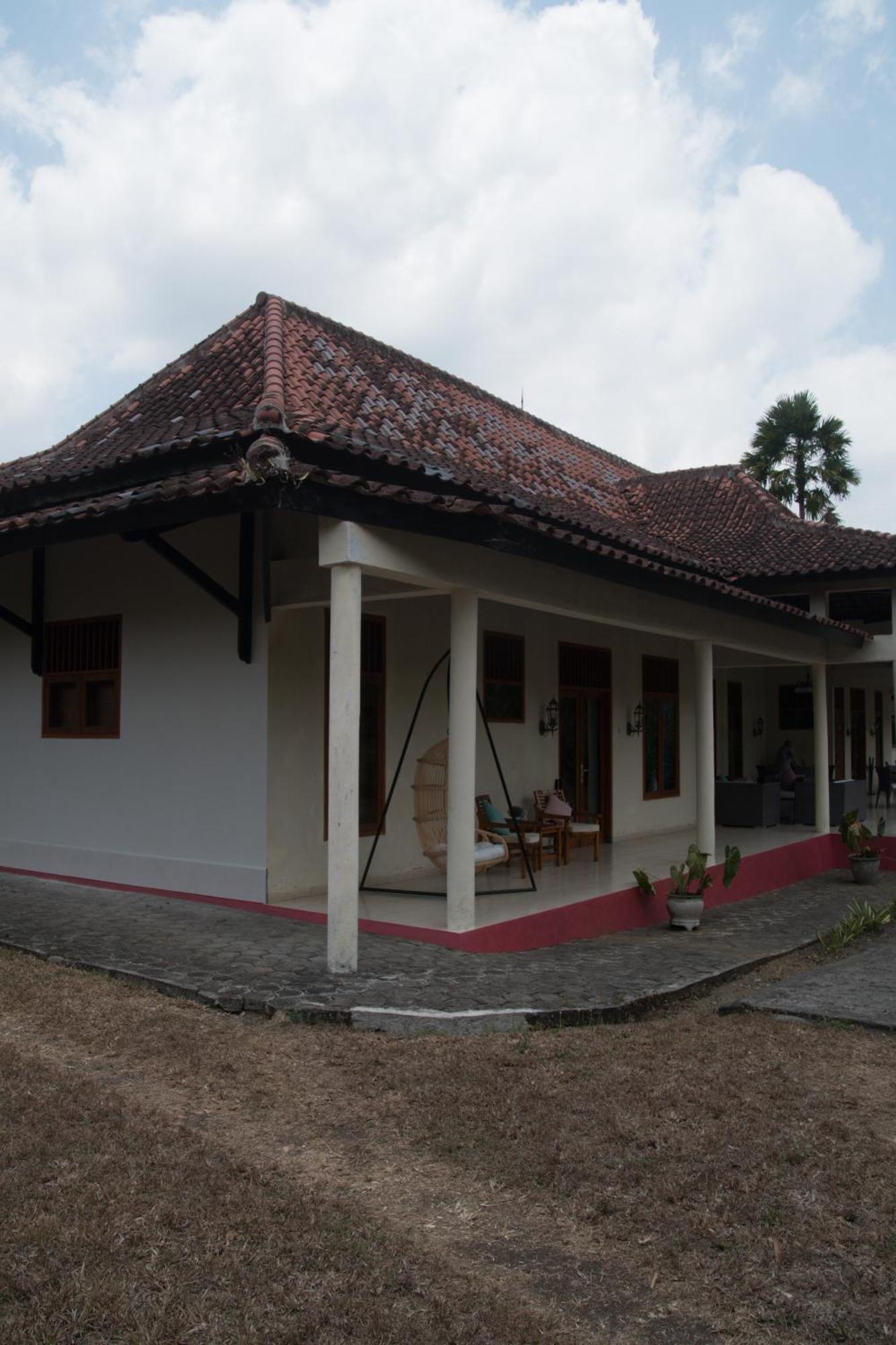 Guesthouse Rumah Senang Kalibaru Екстер'єр фото