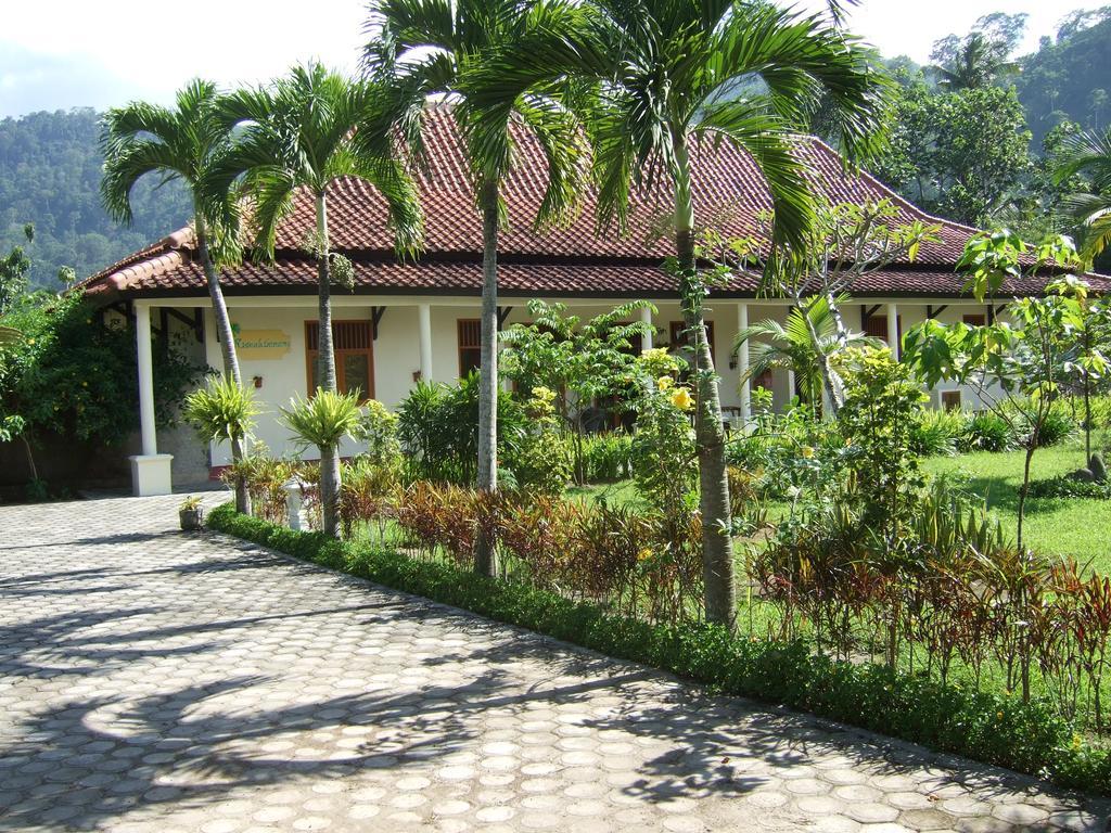 Guesthouse Rumah Senang Kalibaru Екстер'єр фото