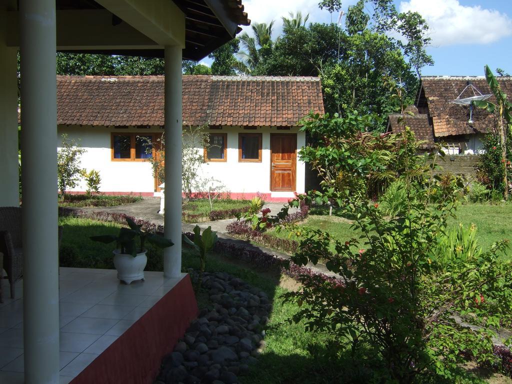 Guesthouse Rumah Senang Kalibaru Екстер'єр фото