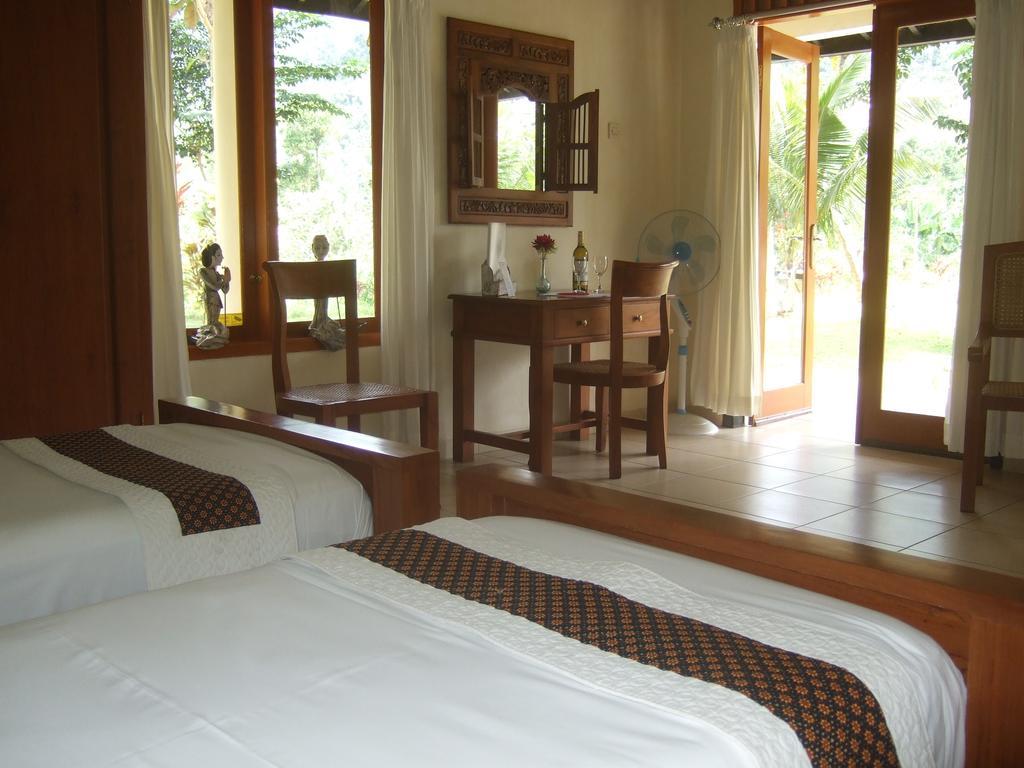 Guesthouse Rumah Senang Kalibaru Екстер'єр фото