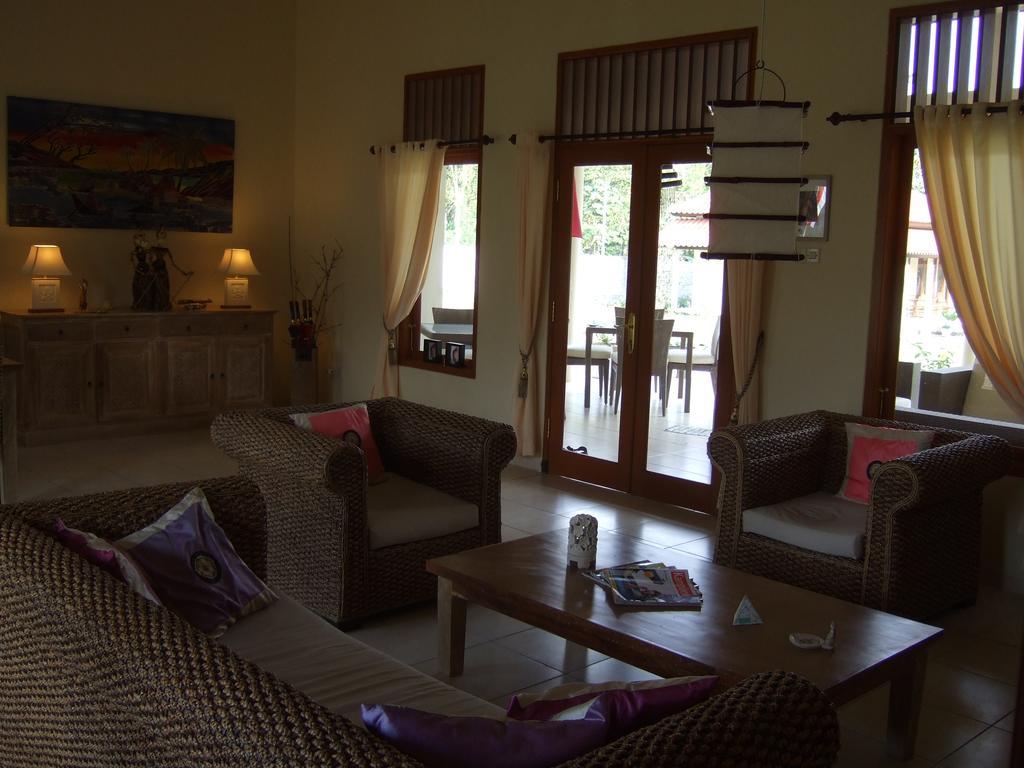 Guesthouse Rumah Senang Kalibaru Екстер'єр фото