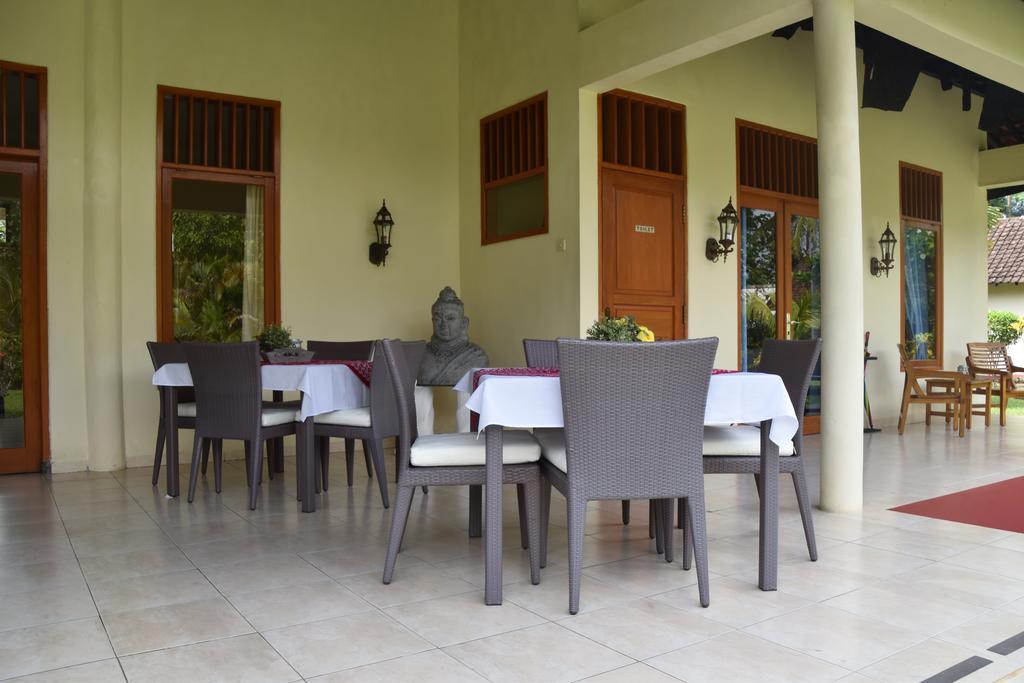 Guesthouse Rumah Senang Kalibaru Екстер'єр фото