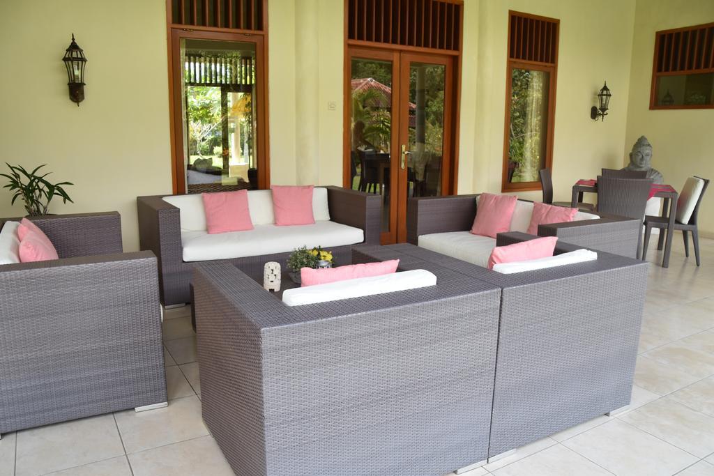 Guesthouse Rumah Senang Kalibaru Екстер'єр фото